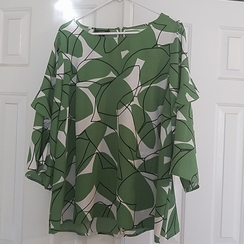 Alfani green, white and black blouse